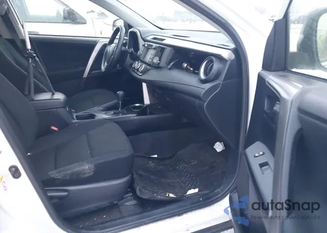 2017 Toyota Rav4 Le z USA, uszkodzony, nr VIN JTMBFREV5HJ161109